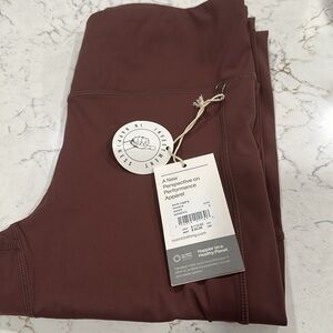 NWT Vuori S Chestnut leggings